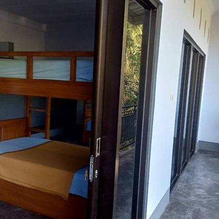 Merendeng Hostel Kuta Kuta  Exterior photo