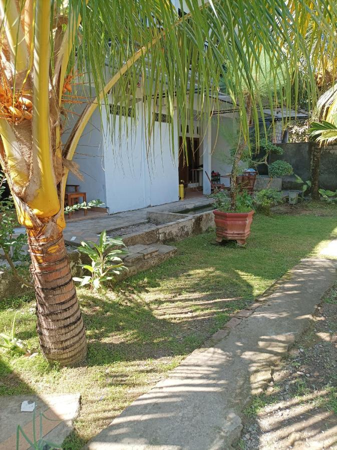 Merendeng Hostel Kuta Kuta  Exterior photo