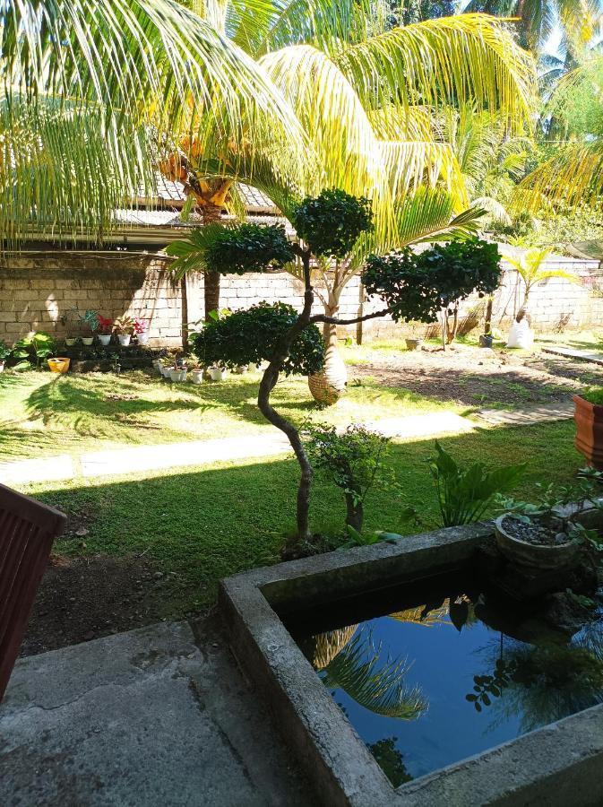 Merendeng Hostel Kuta Kuta  Exterior photo
