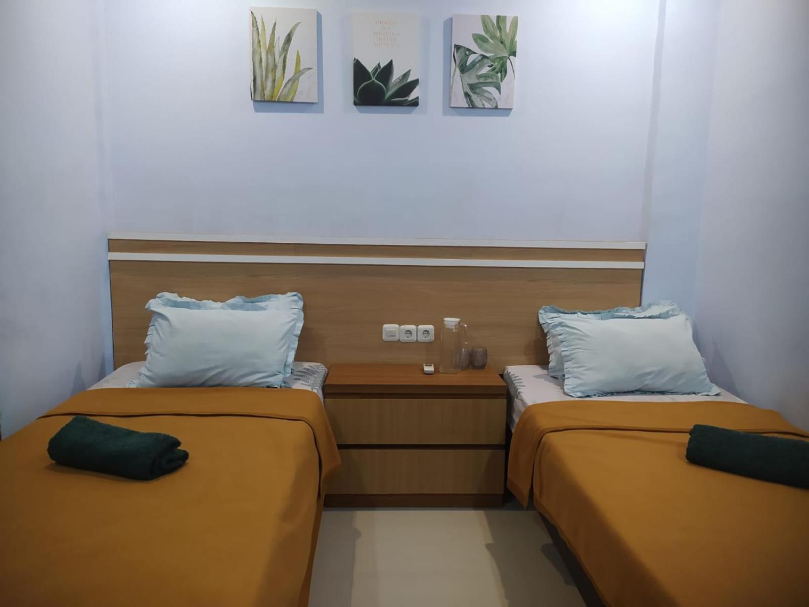 Merendeng Hostel Kuta Kuta  Exterior photo
